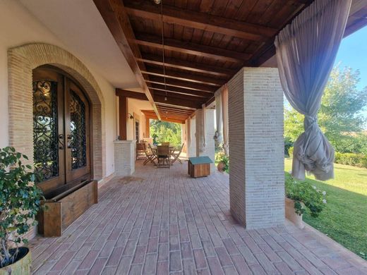 Villa in Fara in Sabina, Provincia di Rieti