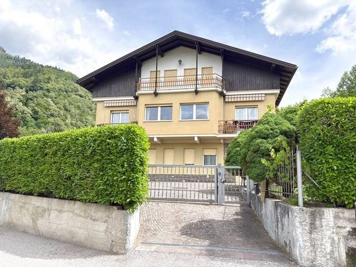 Villa - Levico Terme, Provincia autonoma di Trento