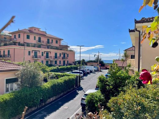 Villa in Borgio, Provincia di Savona