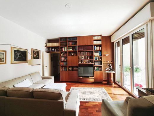 Appartamento a Bologna, Emilia-Romagna