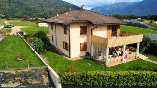 Villa in Pergine Valsugana, Provincia autonoma di Trento