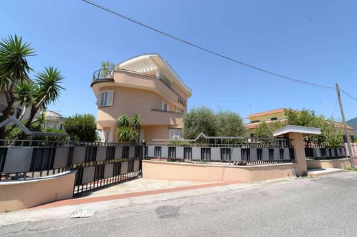 Villa in Tufino, Naples