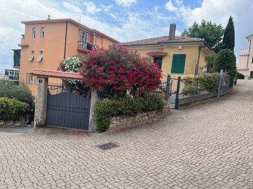 Villa in Spotorno, Provincia di Savona