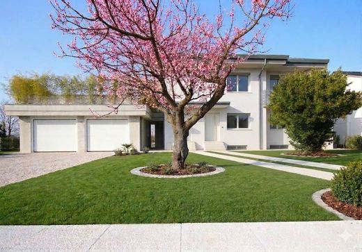 Villa en Caldogno-Rettorgole-Cresole, Provincia di Vicenza