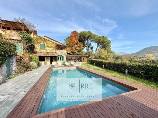 Villa a Garlenda, Savona