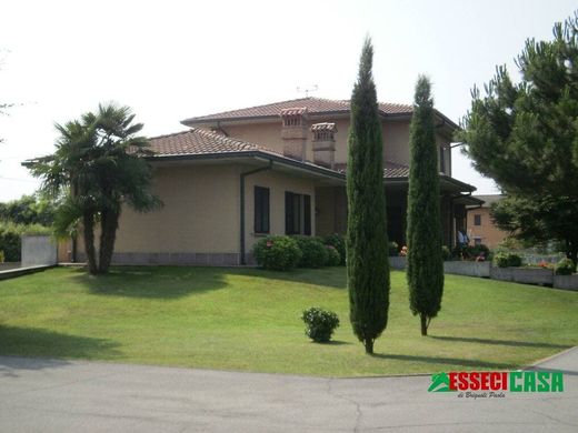 Villa Casirate d'Adda, Bergamo ilçesinde