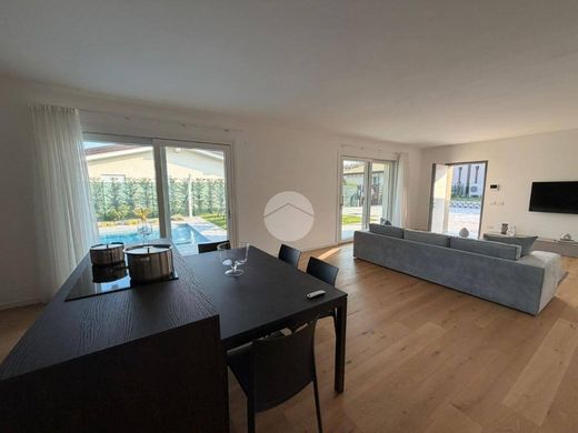 Villa in Manerba del Garda, Provincia di Brescia