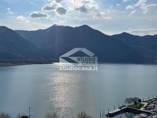 Villa in Lovere, Provincia di Bergamo