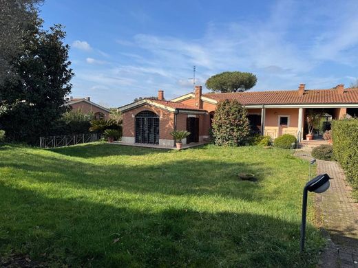 Villa in Rome, Latium