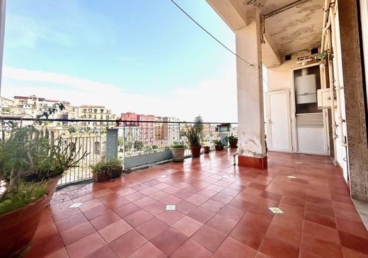 Penthouse w Neapol, Napoli