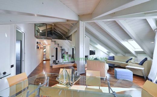 Appartement in Monza, Provincia di Monza e della Brianza