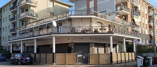 Villa - Grugliasco, Turim