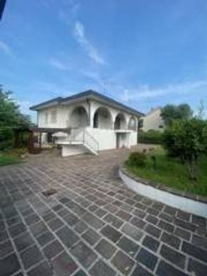 Villa en Trezzano sul Naviglio, Milán