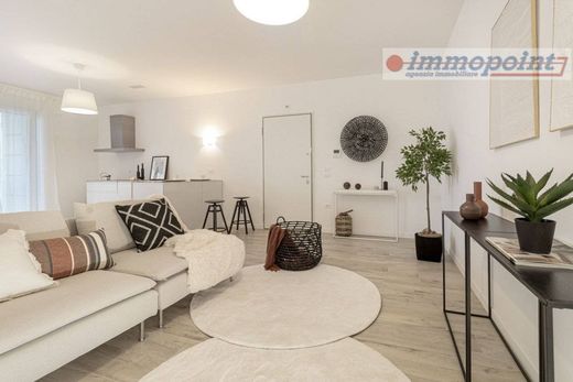 Apartment / Etagenwohnung in Cassola, Provincia di Vicenza