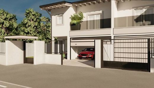 Villa a Legnano, Milano