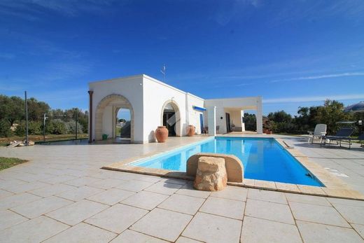 Villa in Ostuni, Provincia di Brindisi