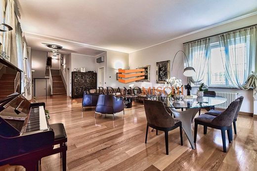 Villa in Monza, Province of Monza and Brianza