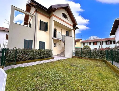 Villa in Vimercate, Provincia di Monza e della Brianza