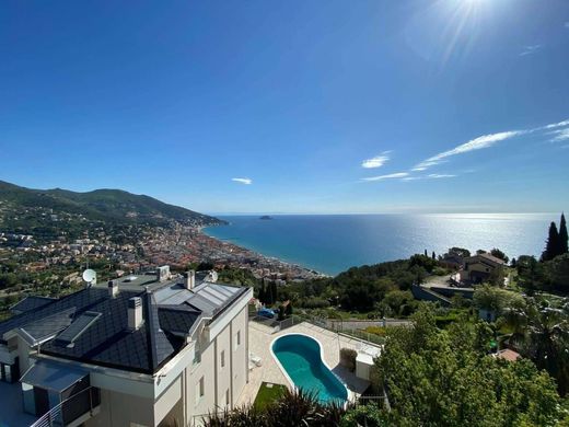 Villa in Alassio, Provincia di Savona