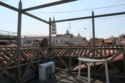 Attico a Venezia, Veneto