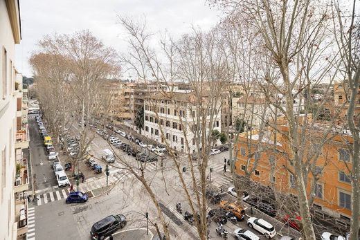 Apartment / Etagenwohnung in Rom, Latium