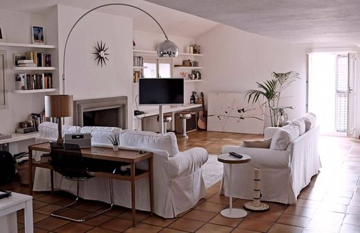 Apartment / Etagenwohnung in Bergamo, Provincia di Bergamo