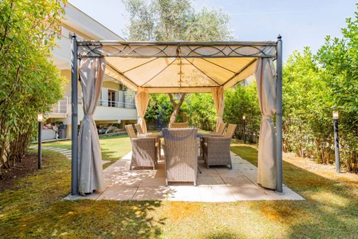 Villa in Rome, Latium
