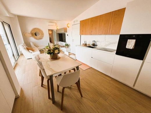 Penthouse Tortoreto, Teramo ilçesinde