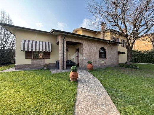 Villa in Pandino, Provincia di Cremona