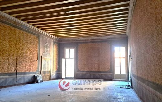 Apartment / Etagenwohnung in Vicenza, Provincia di Vicenza