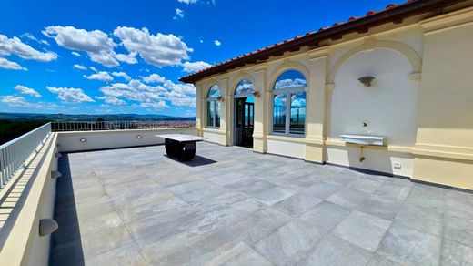 بنتهاوس ﻓﻲ فلورنسا
, Province of Florence