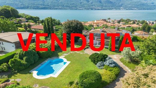 Villa in Porto Valtravaglia, Provincia di Varese