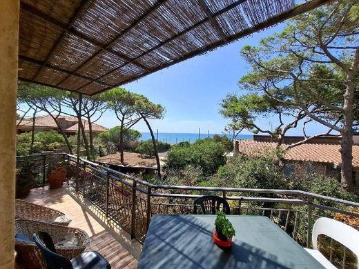 Apartment / Etagenwohnung in Castiglione della Pescaia, Provincia di Grosseto