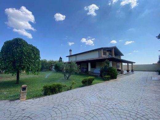 ﻓﻴﻼ ﻓﻲ Anguillara Sabazia, روما