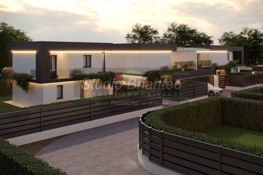 Willa w Verano Brianza, Provincia di Monza e della Brianza