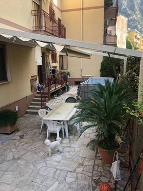 Apartament w Meta, Napoli