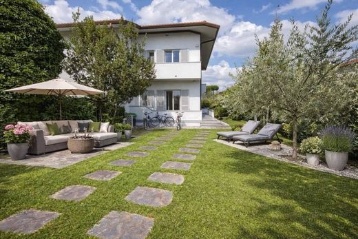 Villa in Pietrasanta, Provincia di Lucca