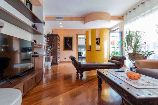 别墅  Rho, 米兰省