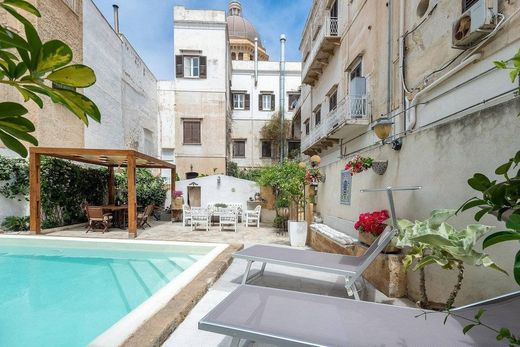 Apartment / Etagenwohnung in Marsala, Trapani