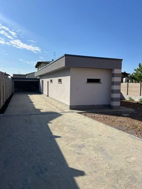 Βίλα σε Cislago, Provincia di Varese