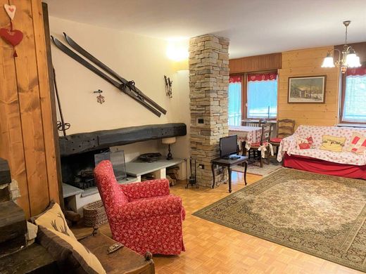 Apartment / Etagenwohnung in Limone Piemonte, Provincia di Cuneo