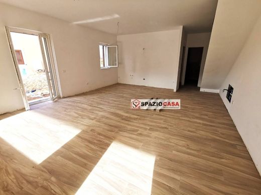 Villa a Ladispoli, Roma