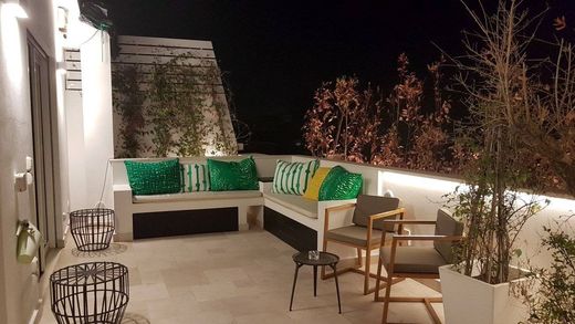 Penthouse Bari, Bari ilçesinde