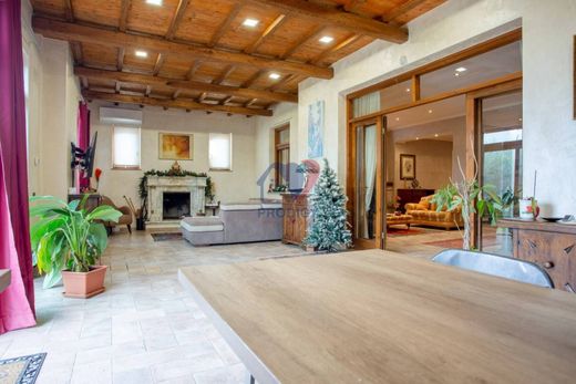 Villa in Tarano, Provincia di Rieti