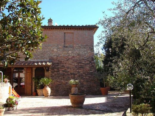 Country House in Monteroni d'Arbia, Province of Siena