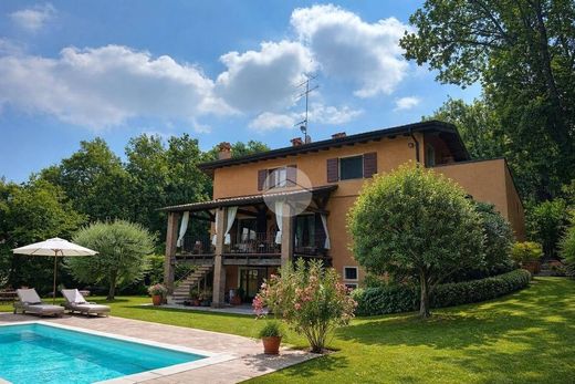 Вилла, Desenzano del Garda, Provincia di Brescia