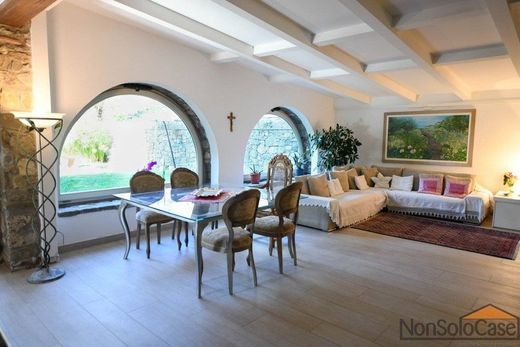 Casale a Carmignano, Prato