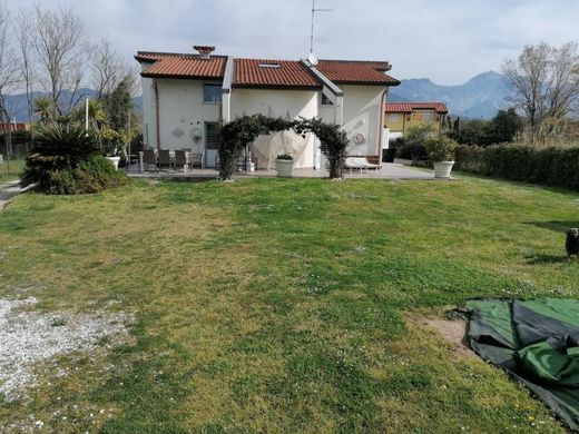 Villa in Carrara, Provincia di Massa-Carrara