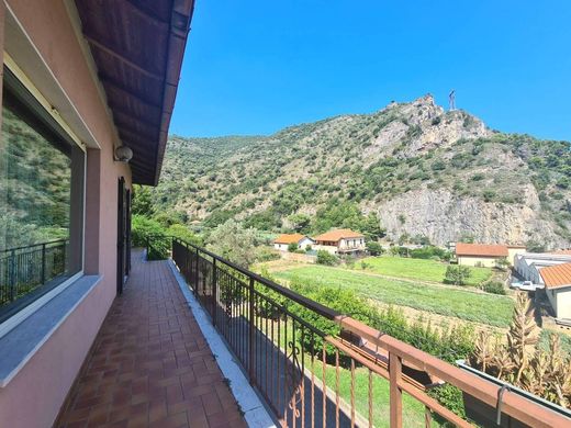 Villa en Cisano, Provincia di Savona