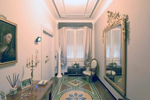 Attico a Genova, Liguria